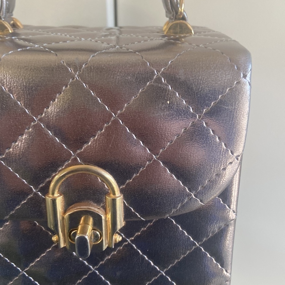 VINTAGE Walborg Quilted Box Purse - Picture 15 of 15